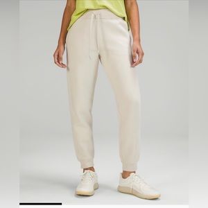 Scuba High Rise Jogger - Ivory - Size 6